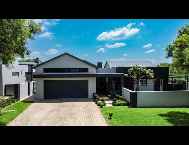 3 BEDROOM HOUSE FOR SALE IN COPPERLEAF ESTATE